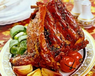 Свиные ребрышки в вине по-новогоднему