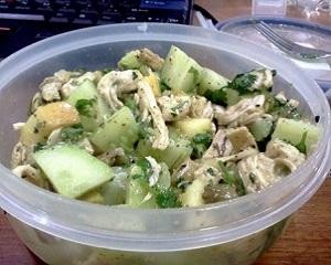 Салат с курицей и огурцом