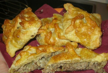 Слойки с мясом