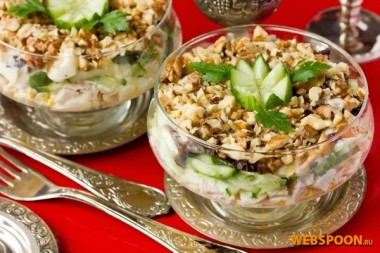 Салат-коктейль "Цыпленок под ореховой шубкой"