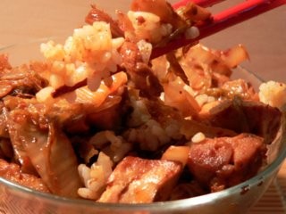 Жареная чим-чи с мясом и рисом