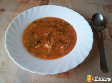 Горбуша в томатном бульоне со сладким перцем