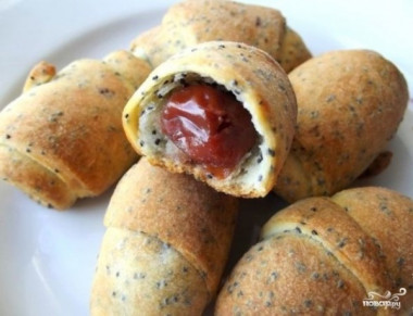 Рогалики маковые с вишней