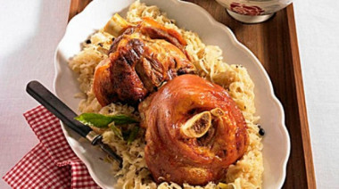 Свиная рулька варено-запеченная