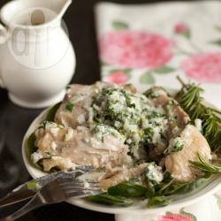 Курица жареная в мультиварке с чесночным соусом