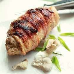 Куриные грудки с беконом, фаршированные сыром