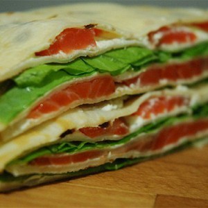 Блинные канапе с лососем