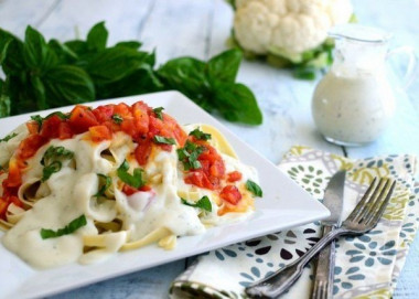 Сливочный соус из цветной капусты (для пасты, риса или в качестве самостоятельного блюда) 