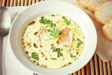 Сливочный суп с лососем