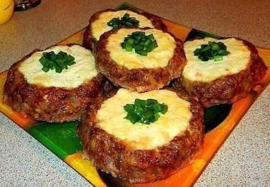 Мясные "ватрушки" - быстро и вкусно!!! 
