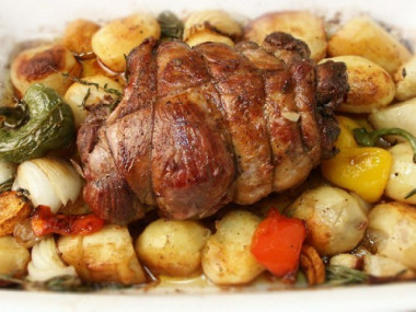 Баранина в духовке с картошкой