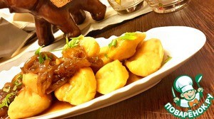 Гороховые ньокки с лучковым чатни-соусом