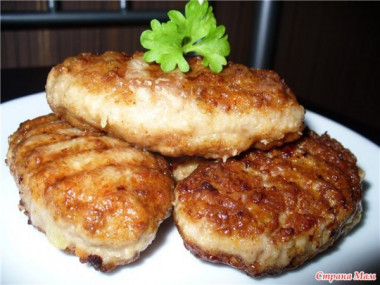 КОТЛЕТЫ С МЯСОМ И ПШЕННОЙ КАШЕЙ