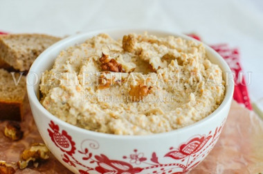 Паштет из куриной грудки с орехами