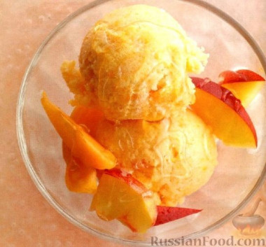 Йогуртовое мороженое с фруктами