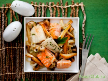 Поджарка из белой и красной рыбы в мультиварке