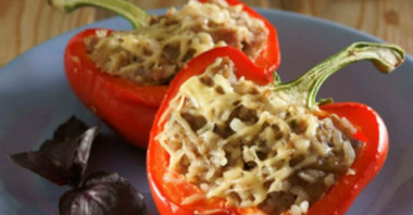 Перец, фаршированный с мясом и рисом в мультиварке