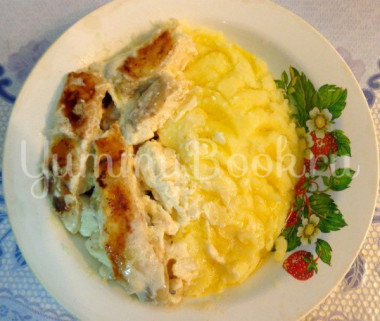 Рыба под сметанно-майонезным соусом в мультиварке