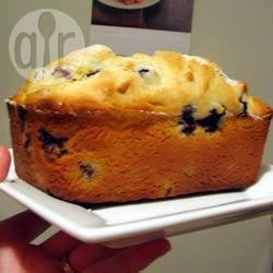 Кекс с замороженной черникой и орехами