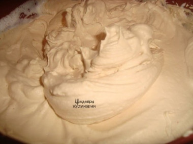 8 самых простых кремов для тортов и других десертов