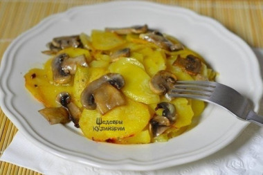 КАРТОШКА С ГРИБАМИ В СЛИВКАХ 