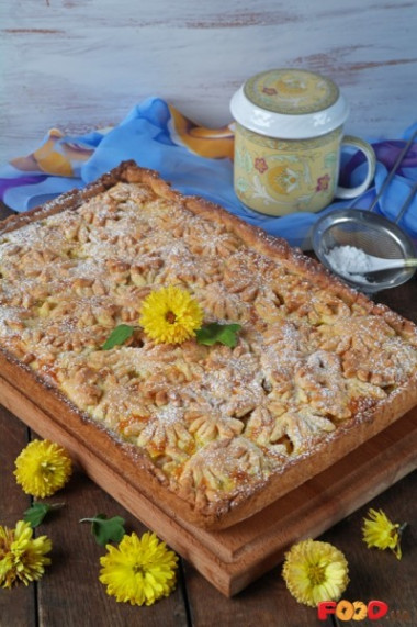 яблочный песочный пирог