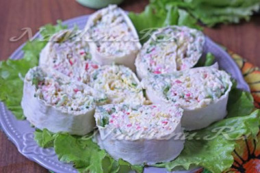 рулет из лаваша с крабовыми палочками...