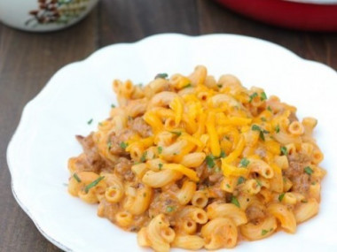 Макароны с фаршем в соусе...