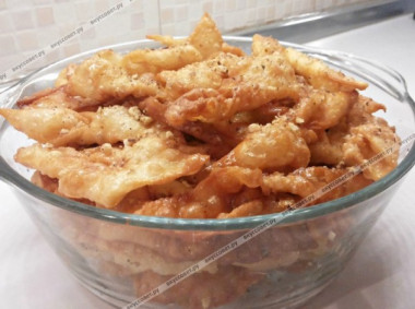 Хворост в медовом сиропе...