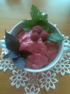 творожный десерт с малиной