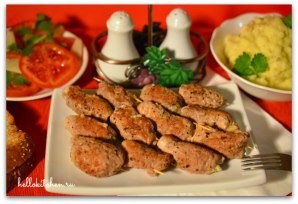 Свиные рулетики с сыром и чесноком