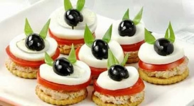 Пирамидки с паштетом