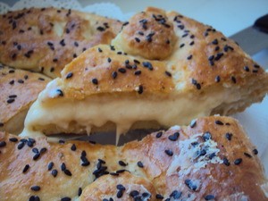 Сырная лепешка на творожном тесте