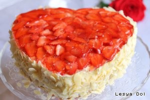 Клубничный торт с маскарпоне...