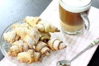 ПЕСОЧНЫЕ ОРЕХОВЫЕ РОГАЛИКИ С КОРИЦЕЙ 