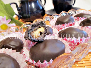 Чернослив в шоколаде