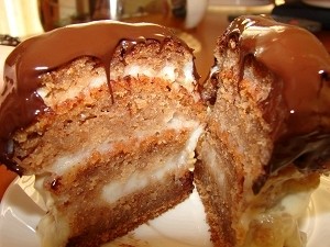 Бисквит из кислого молока (всегда получается и не требует пропитки) и пирожные из него