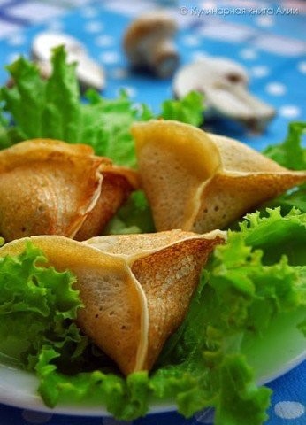 Блинчики с грибами и сыром