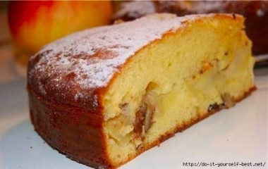 шарлотка на сгущенном молоке