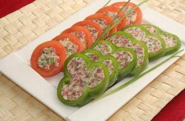 Медальоны из сладкого перца и помидоров