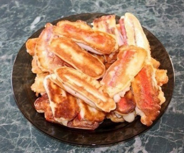 Крабовые палочки в кляре с сыром...