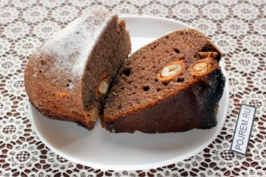 Шоколадный кекс с орехами