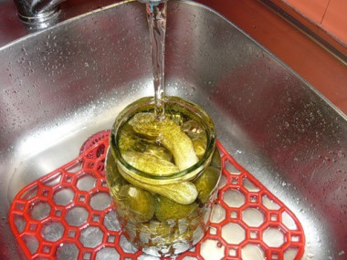  Соление огурцов -водой из под крана !