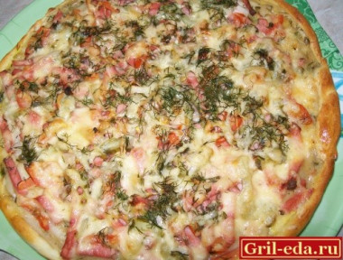 Приготовление пиццы, открытого или закрытого пирога из готовой основы