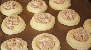 Картофельные "гнёзда" с курицей...