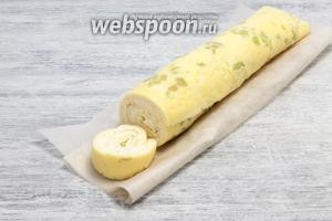 Яичный рулет с плавленым сыром и чесноком...