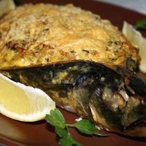 Скумбрия запеченная с картофелем под майонезем