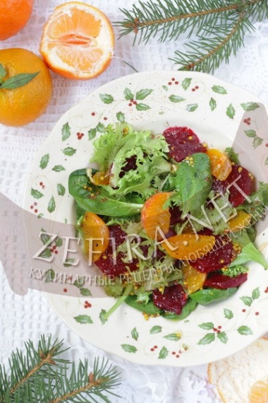 Салат с мандаринами и свеклой