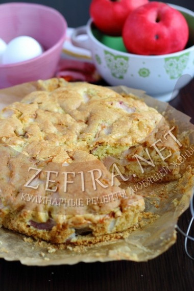 Воздушный пирог с яблоками