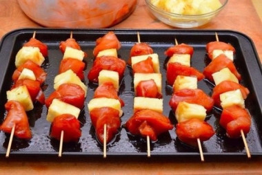 Шашлык из курицы с ананасом...